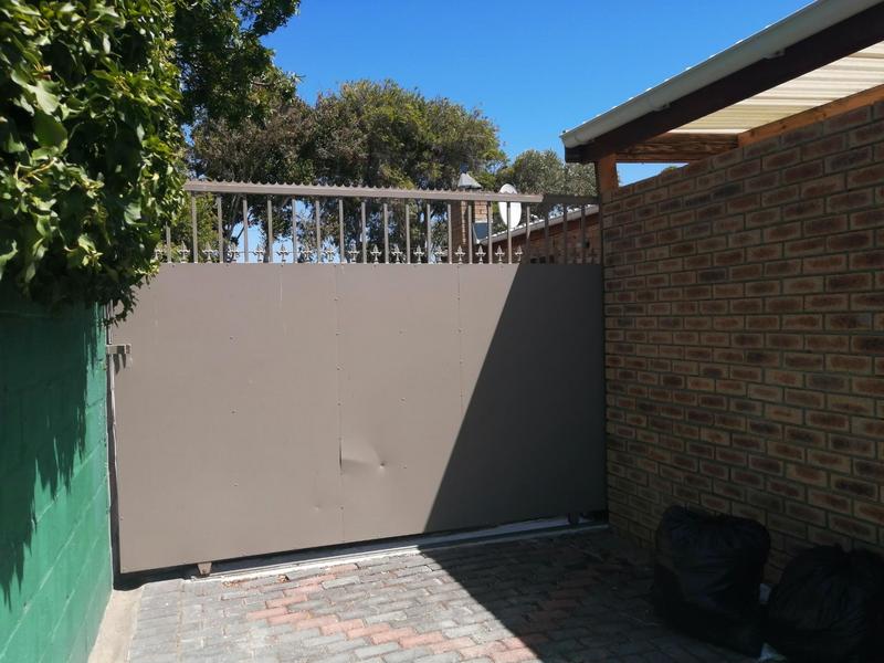 6 Bedroom Property for Sale in Vermont Western Cape